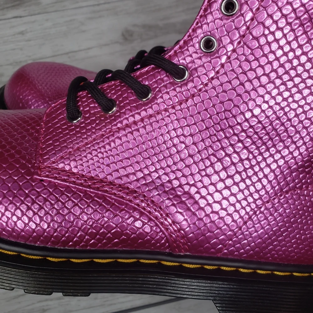 Doc Martens Reptile Emboss Pink Combat Boots Dr. Marten 1460 Size 6 Textured - Picture 8 of 10